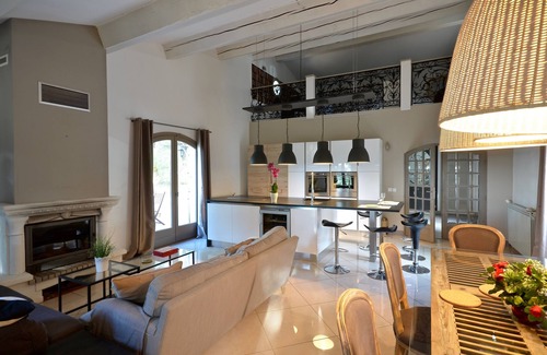 Velaux Villa | Villa in Provence: Hollyday, Week End with friends, meetings: close to Marseille