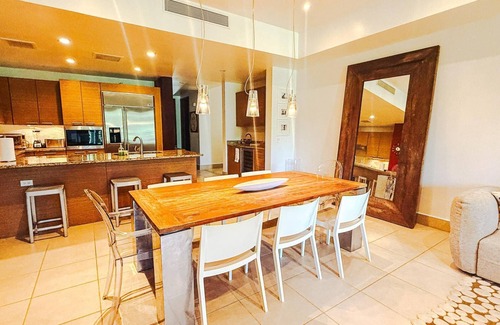 Herreras Apartment | Villa in Red - Three Bedroom Apartment, Sleeps 8