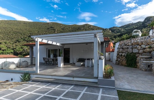 Rio nell'Elba Villa | Villa in Rio Nell'elba with 5 bedrooms sleeps 10