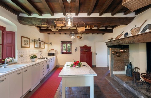 Vicchio Villa | Villa in Rupecanina with 6 bedrooms sleeps 12