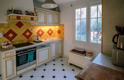 Sorgues Villa | Villa in Sorgues near Avignon, swimming pool and beautiful environment