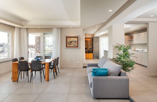 Stazzo Villa | Villa in Stazzo with 8 bedrooms sleeps 16