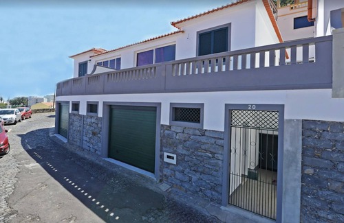 Sao Pedro House | VILLA IN THE CENTER OF FUNCHAL WITH STUNNING VIEWS OVER THE BAY