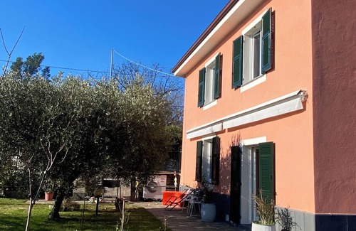 Crocetta Villa | Villa in the Green in the hills in Lavagna - 3 Bedrooms, Garden and Private Parking