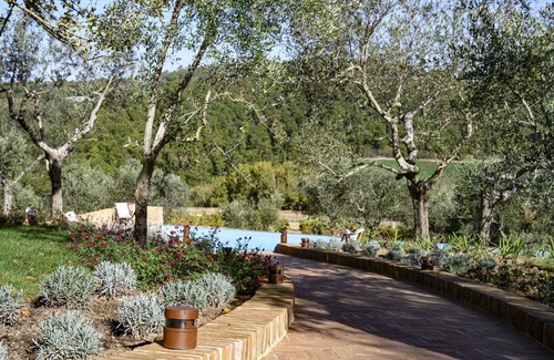 Montepulciano Villa | Villa in Totona with 6 bedrooms sleeps 12