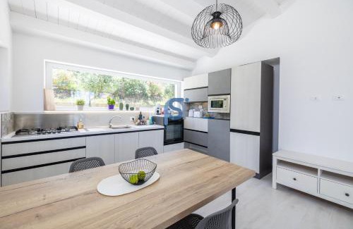 Lascari Villa | Villa Irene Deluxe