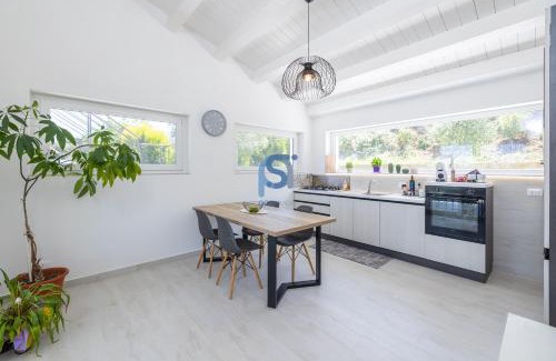 Lascari Villa | Villa Irene Deluxe