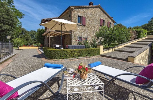 Civitella in Val di Chiana Villa | Villa in Tuscany with Panoramic Pool