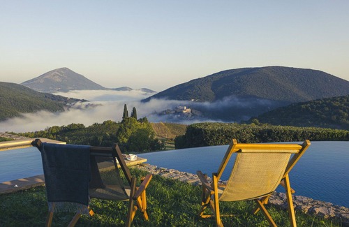 Montelovesco Villa | Villa in San Giovanni Del Pantano with 8 bedrooms sleeps 16