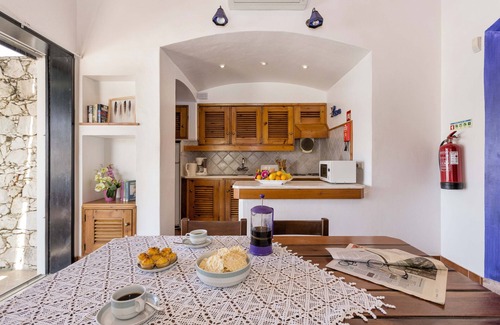 Areias de Sao Joao Villa | Villa 'Jacaranda' with Private Pool, Wi-Fi and Air Conditioning