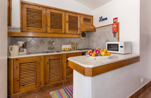 Areias de Sao Joao Villa | Villa 'Jacaranda' with Private Pool, Wi-Fi and Air Conditioning