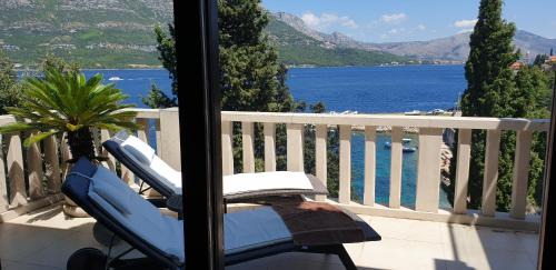 Medvinjak Apartment | Villa Jade Apartments FRONT ROW SEA VIEW - WALK TO KORCULA OLD TOWN