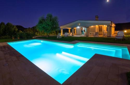 Alghero Villa | Villa Janas Luxury Villa surrounded by large park, swimming pool, parking and Wifi