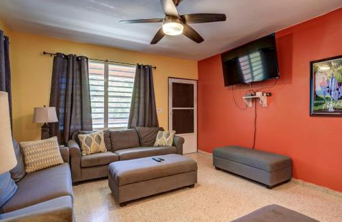 Playa Fortuna House | Villa Jardin - Infinity Pool and Backyard Oasis