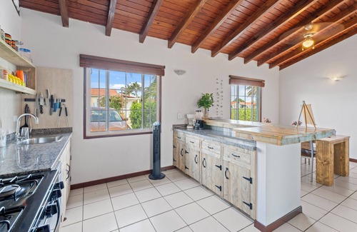 Oranjestad Villa | Villa katalina in Aruba~