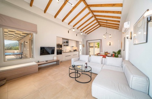 Mousata Villa | Villa Katoikia Tria by Villa Plus