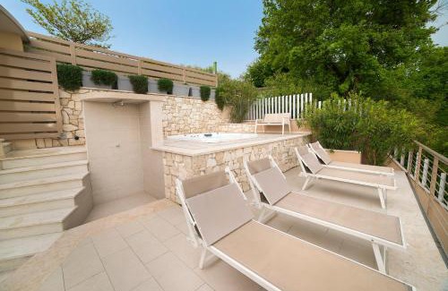 Albisano Apartment | Villa Kiara