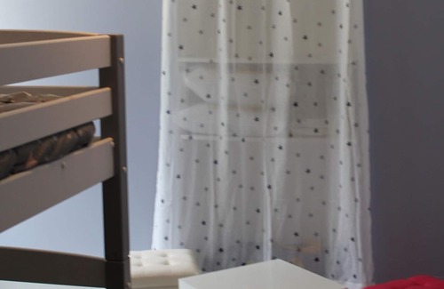 Lesigny House | Villa Lésigny - Vienne, 2 bedrooms, 4 persons