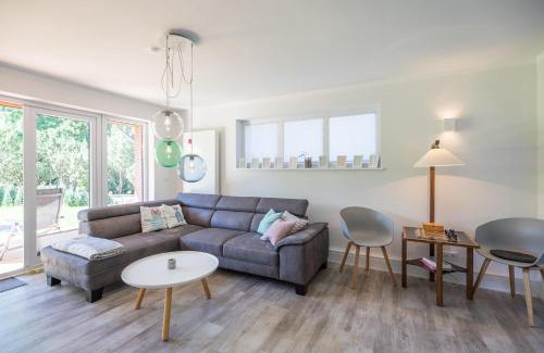Husum House | Villa Lütt-KEINE MONTEURE-