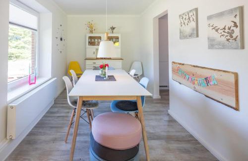 Husum House | Villa Lütt-KEINE MONTEURE-
