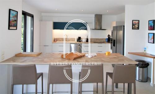 Giens Villa | Villa l'Arbanaise vue mer piscine presqu'Ile Giens BY HC