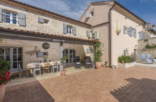 Foli Villa | Villa L'Esprit - charming countryside villa in Istria with 5 bedrooms for ten guests with a pool