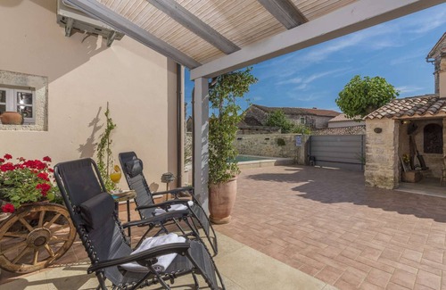 Foli Villa | Villa L'Esprit - charming countryside villa in Istria with 5 bedrooms for ten guests with a pool