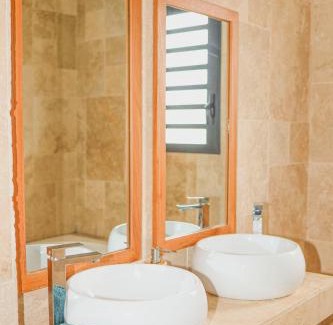Saint-Benoit Villa | Villa La Confiance - Vue mer-Jardin - By Sister Home