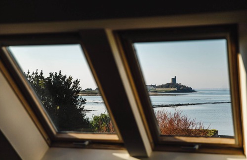Saint-Vaast-la-Hougue House | Villa "La Ligne Bleue" - sea view and Vauban Tower