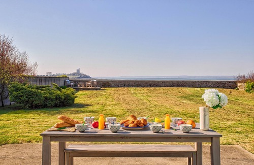 Saint-Vaast-la-Hougue House | Villa "La Ligne Bleue" - sea view and Vauban Tower