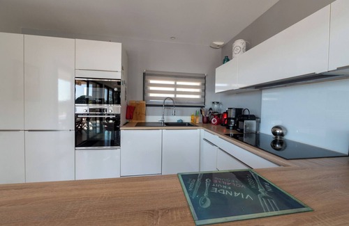 Miramar House | Villa La LONDE Les MAURES Sleeps 14 Heating Pool Between HYERES and Le LAVANDOU