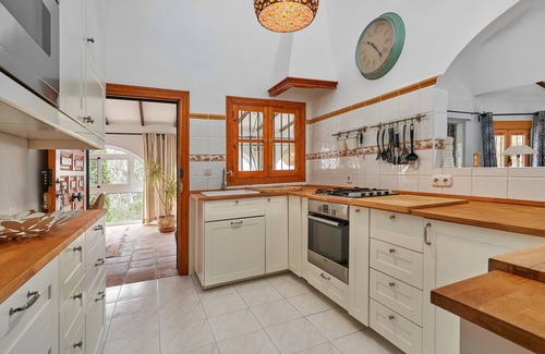 Sayalonga Villa | Villa "La Montaña Del Oro" with Sea View
