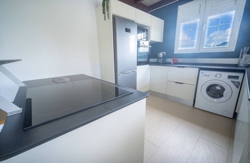 Petit Bourg Villa | Villa La verdee, design, pool, close to shops