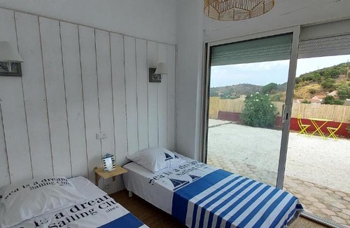 Le Boulou Bed & Breakfast | Villa Label Vue chambres d'hôtes avec piscine au Boulou