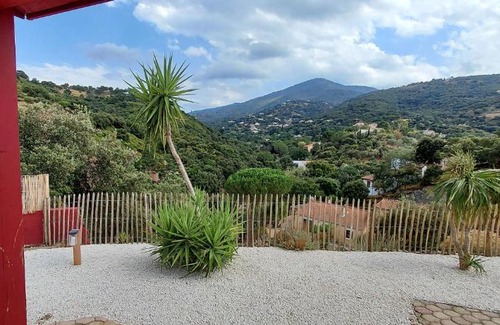 Le Boulou Bed & Breakfast | Villa Label Vue chambres d'hôtes avec piscine au Boulou