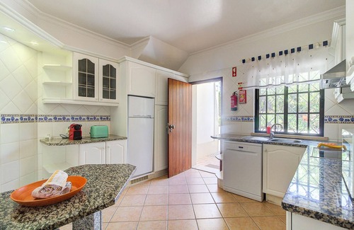 Vale de Parra Villa | Villa Ladeira w/Private pool, Sea view, Smart tv, games, wifi, Ac