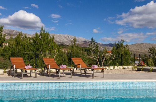 Split Villa | Villa Laetitia only 15 min drive from historical center