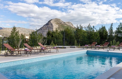 Split Villa | Villa Laetitia only 15 min drive from historical center