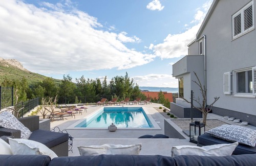 Split Villa | Villa Laetitia only 15 min drive from historical center