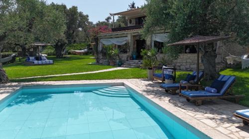 Lithakia Villa | Villa Lalla - Unique Location, Private Pool & Spacious Garden, Ideal for Large Groups