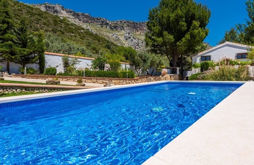 Antequera Villa | Villa Las Gayumbas Villanueva de la Concepción by Ruralidays