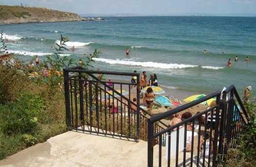 Chernomorets House | Villa Lazuren Bryag 2
