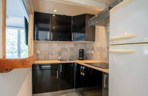 Cuers Villa | Villa 'Le Motu' with Private Pool, Wi-Fi and Air Conditioning