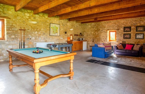 Aubussargues Villa | Villa Le Vieux Mas by Villa Plus