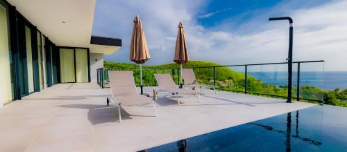 Bouillante Villa | Villa Lembah Giri Villas 5*