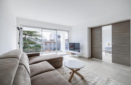 Cannes City Centre Apartment | VILLA LERINS avec terrasse, haut standing et moderne