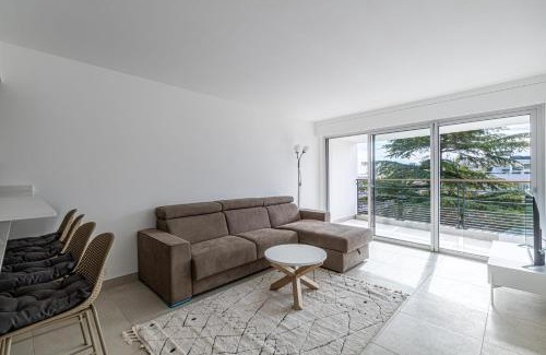 Cannes City Centre Apartment | VILLA LERINS avec terrasse, haut standing et moderne