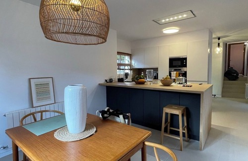 Calonge Villa | Villa 'Les Aulines' with Mountain View, Wi-Fi and Air Conditioning
