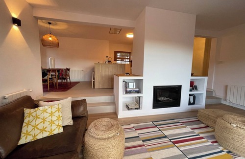 Calonge Villa | Villa 'Les Aulines' with Mountain View, Wi-Fi and Air Conditioning