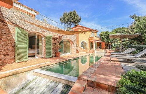 Le Lavandou Villa | VILLA LES PINS